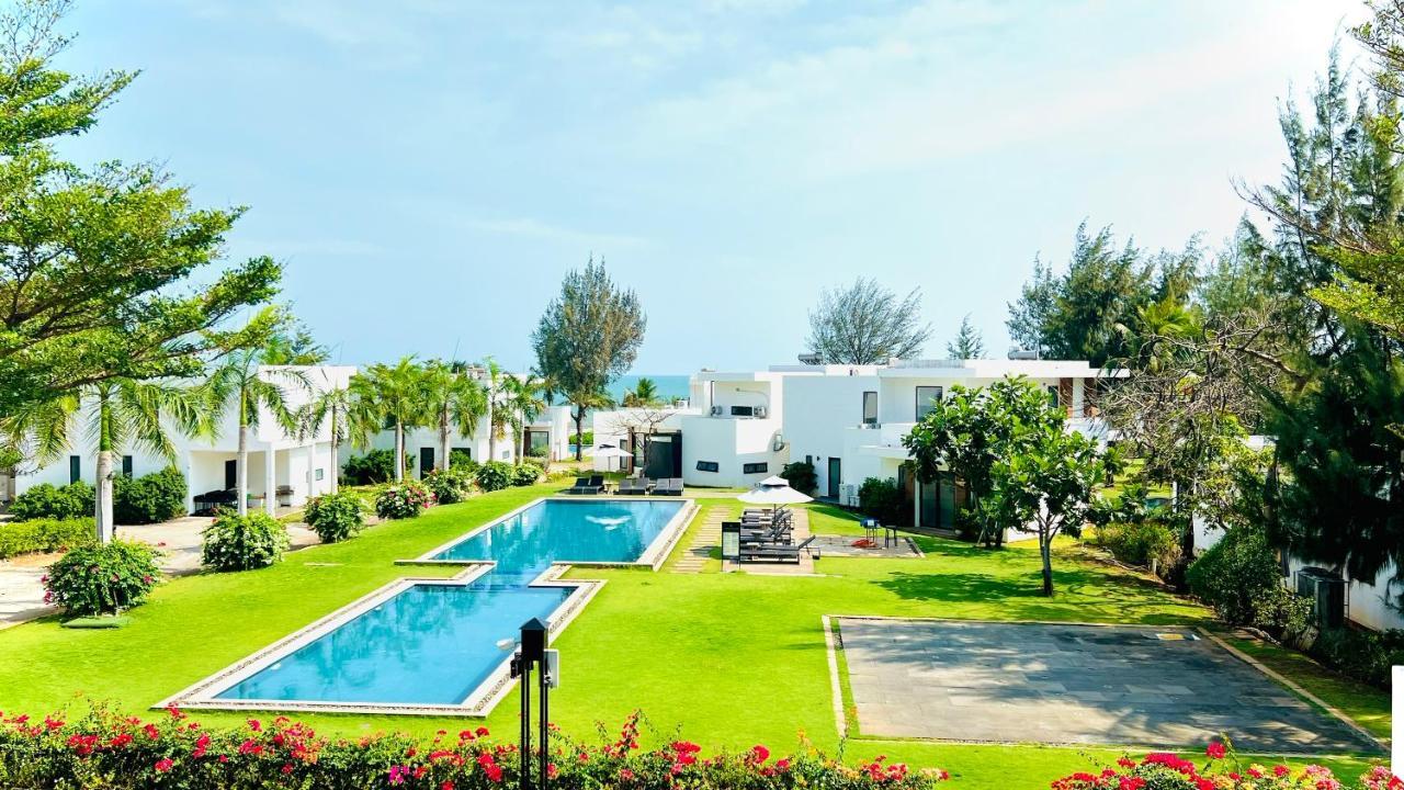Biet Thu Mat Tien Bien Saint Simeon Resort 붕타우 외부 사진