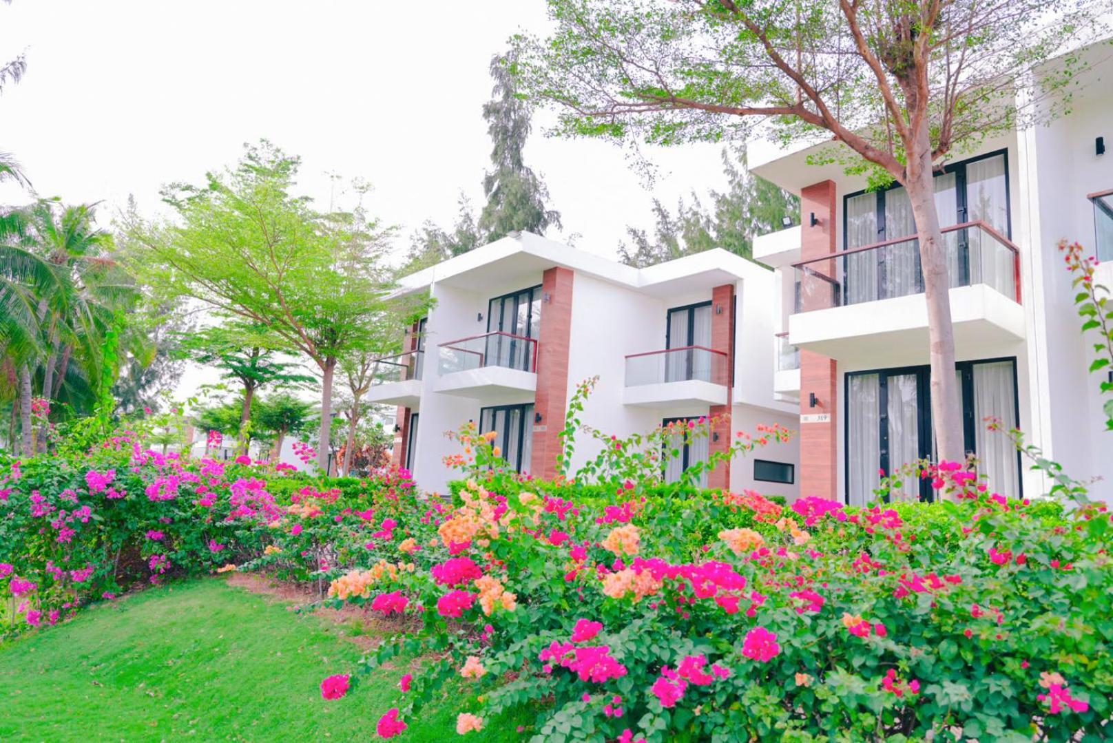 Biet Thu Mat Tien Bien Saint Simeon Resort 붕타우 외부 사진